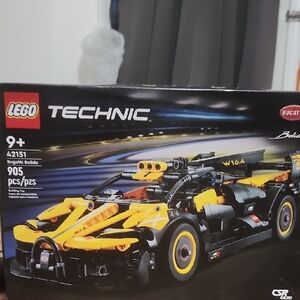 LEGO Technic Bugatti Bolide - Black and Yellow Racing Set